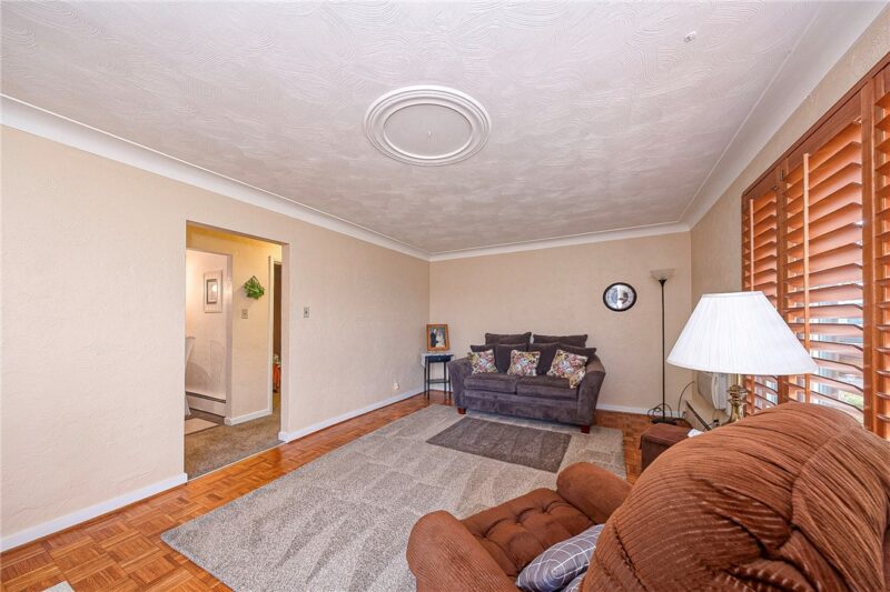 253 Willow Dr — photo 2