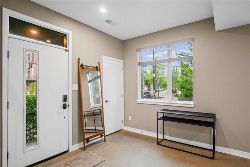 5501 Butler Street — photo 2