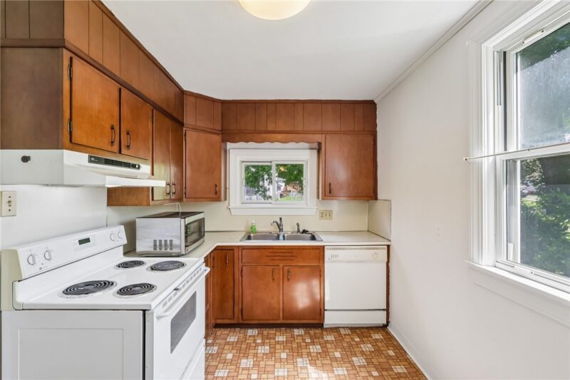 1316 Albert St — photo 5