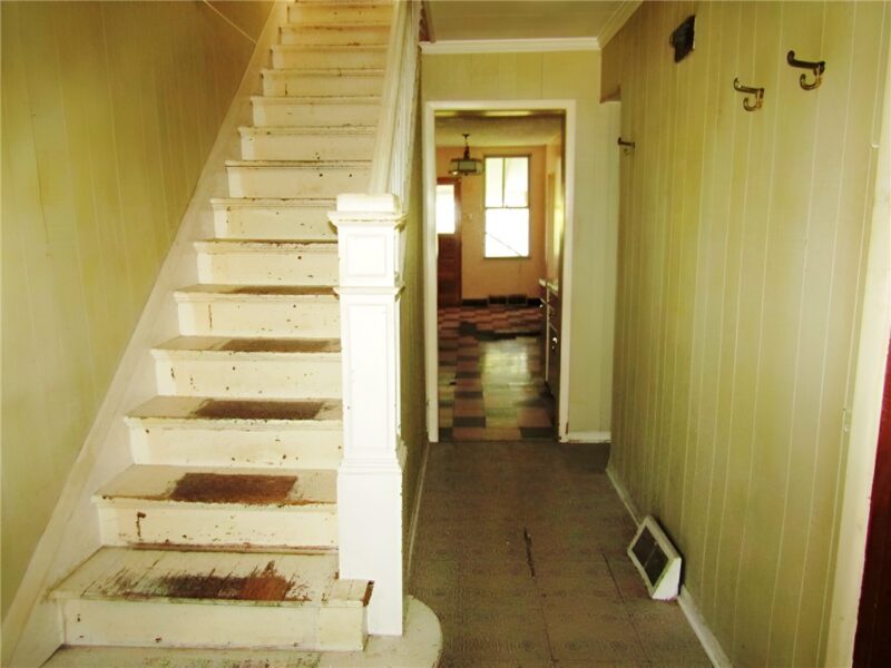 230 Mckinley St — photo 4