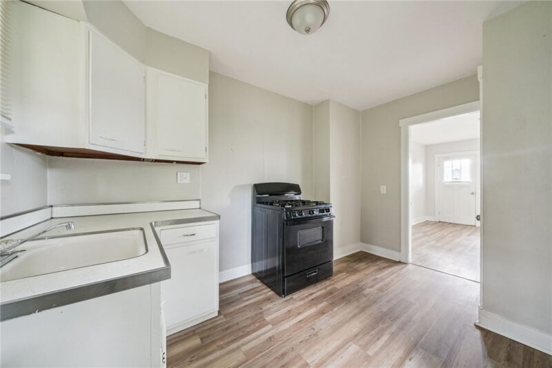 907 Vermont Avenue — photo 5