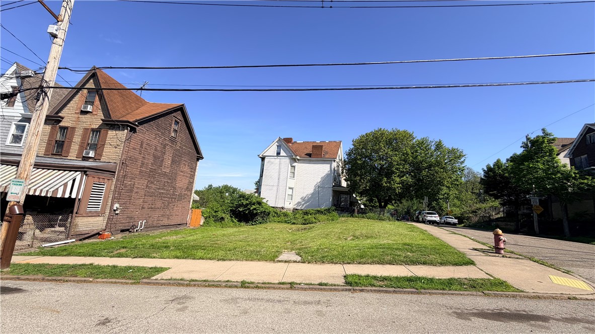 323 E Elizabeth St — photo 1
