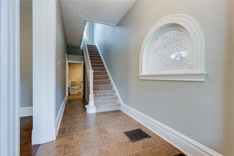 213 W Burgess St — photo 3