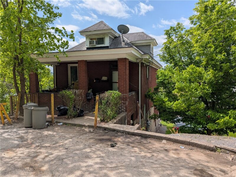825 Benwood Ave — photo 2