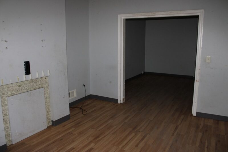 7421 Race St — photo 5