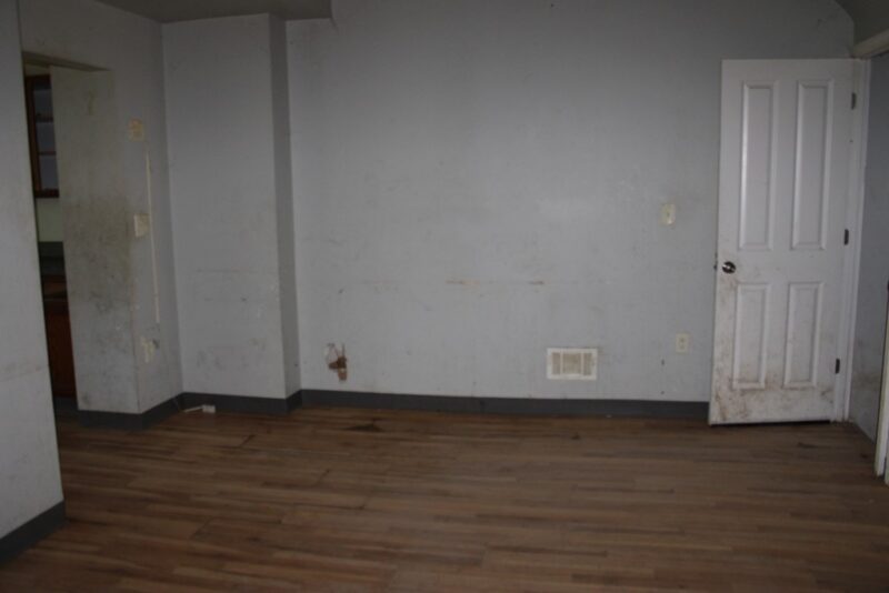 7421 Race St — photo 6