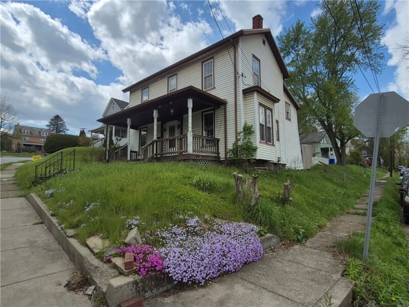 77 W Main St — photo 2
