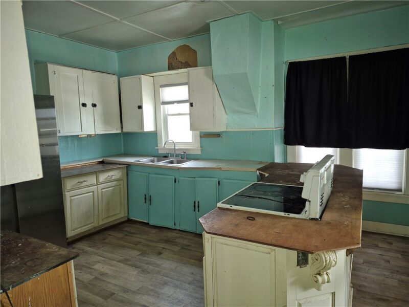 77 W Main St — photo 7