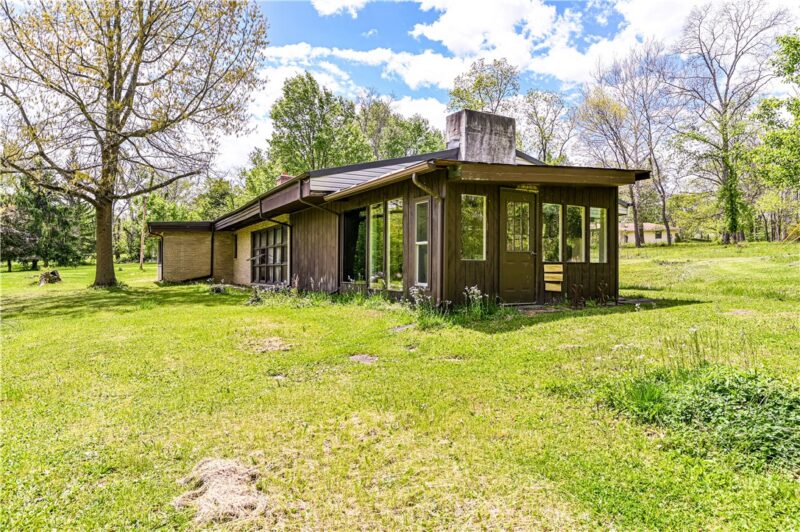 324 Fenfield Dr — photo 4