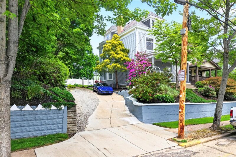 126 DUNBAR AVENUE — photo 4