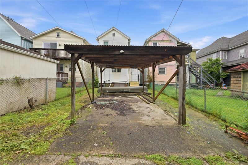 180 Franklin Ave — photo 4