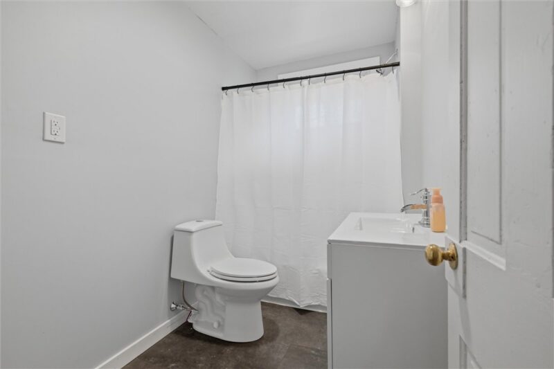 180 Franklin Ave — photo 5