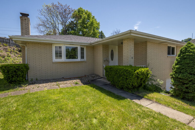 112 Murrayhill Avenue