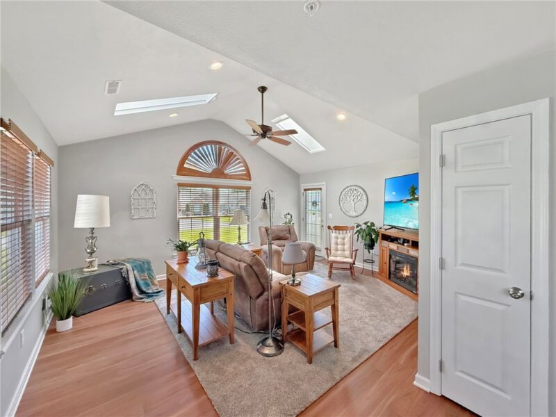 105 White Fox Ct — photo 6