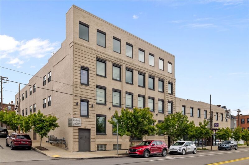 4041 Liberty Ave 400 — photo 3