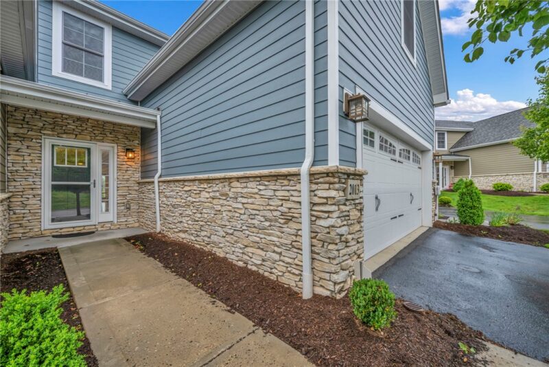 2013 Cool Springs Dr — photo 2