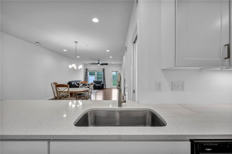 2013 Cool Springs Dr — photo 6