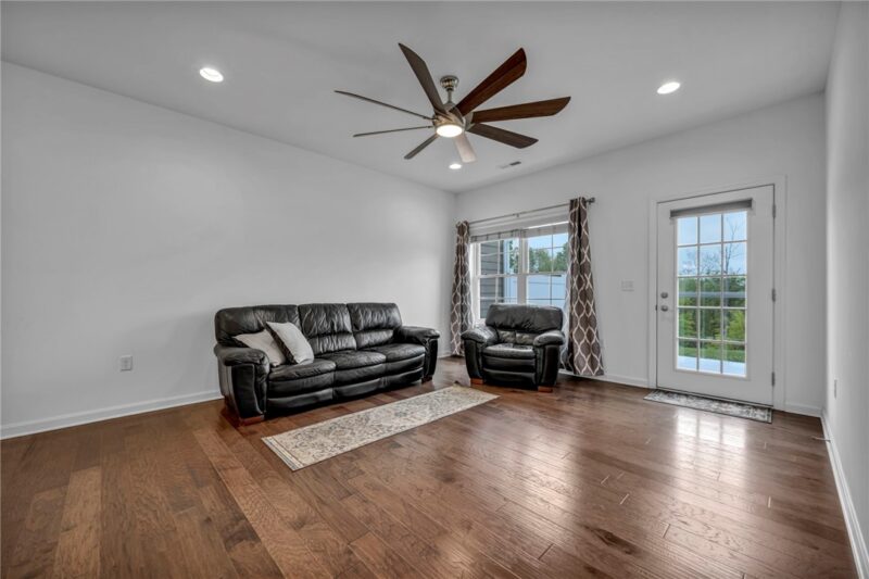 2013 Cool Springs Dr — photo 8