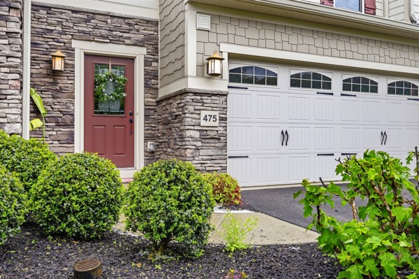475 Fairmont Dr — photo 2