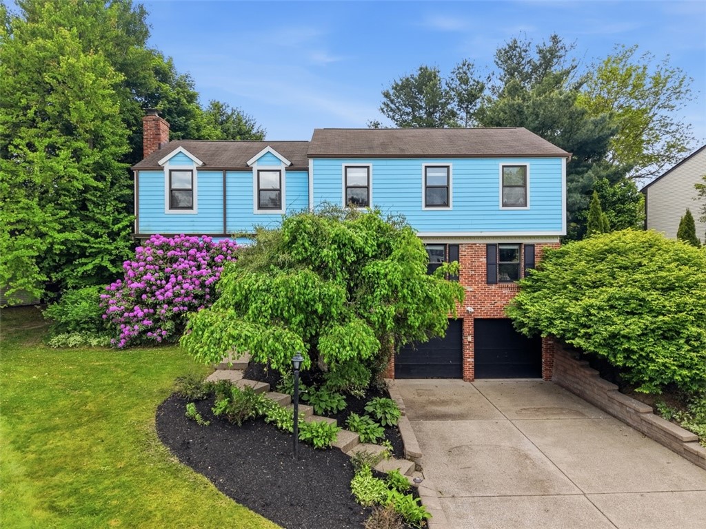 911 Summit Drive — photo 1