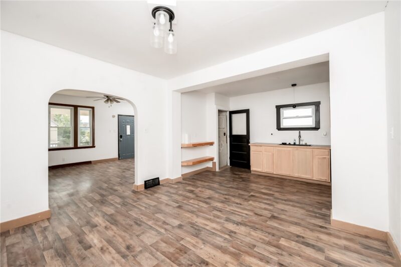 925 Roup Ave — photo 8