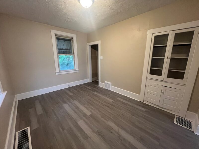 1127 Maplewood Ave — photo 8