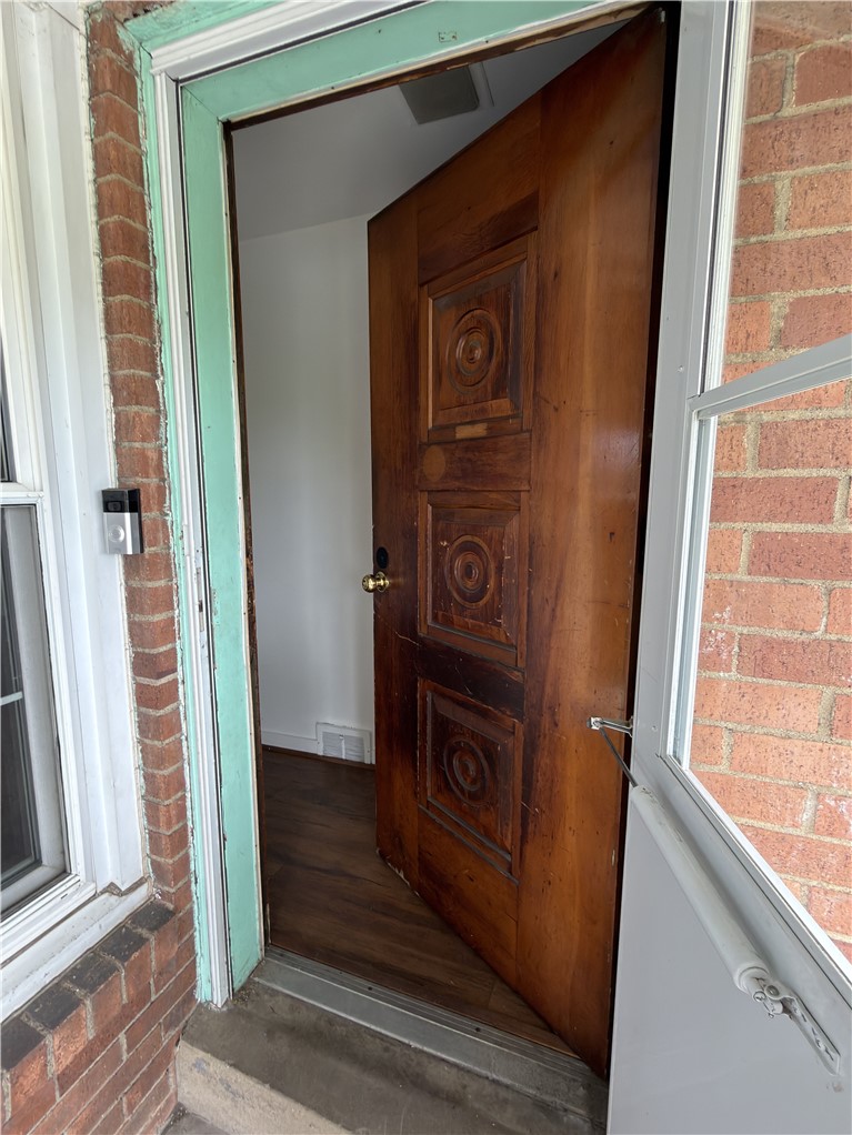3474 Webster Ave — photo 6
