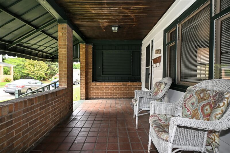 1737 Walnut St — photo 3