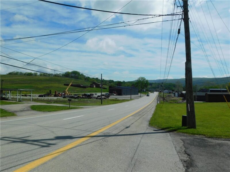 - University Drive — photo 3