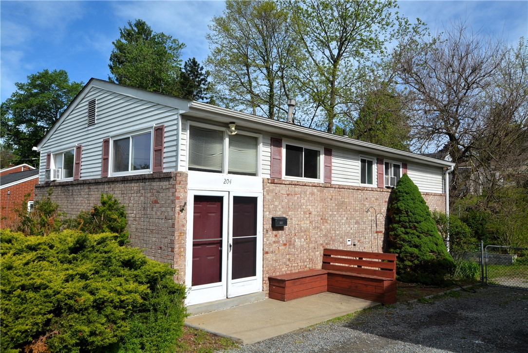 204 Lee Ave — photo 1