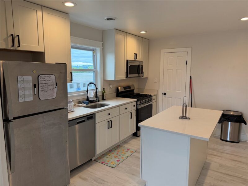 7500 Ellesmere St — photo 3