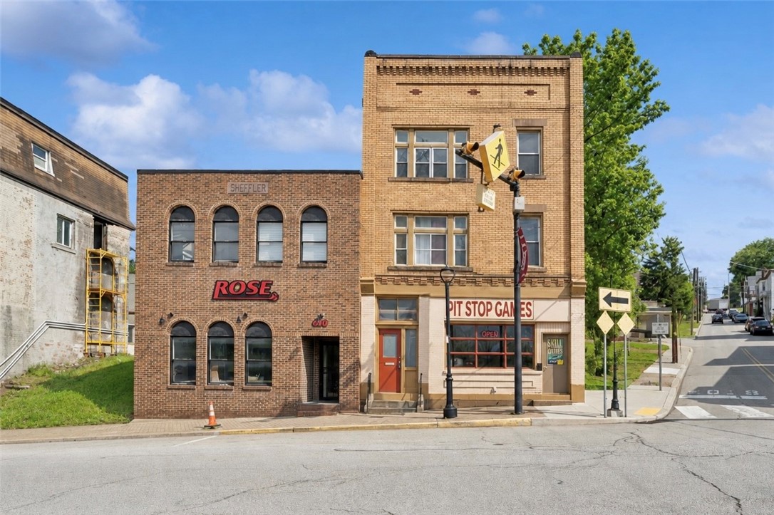 620 Broadway Blvd — photo 1
