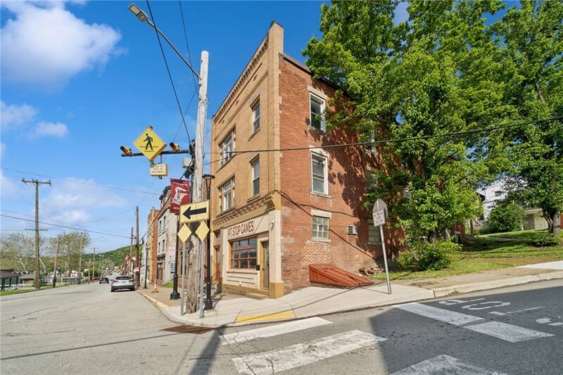 620 Broadway Blvd — photo 2