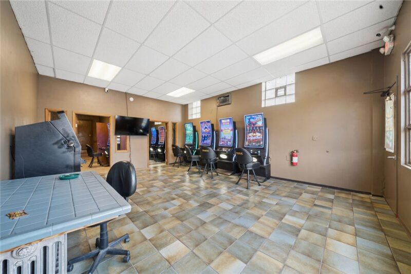 620 Broadway Blvd — photo 4