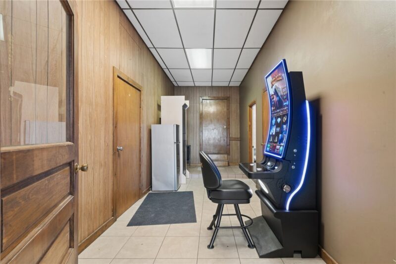 620 Broadway Blvd — photo 6