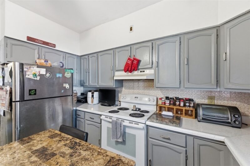 312 Ella STREET — photo 8