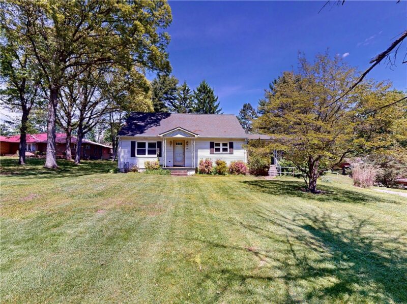 140 Evergreen Dr — photo 3