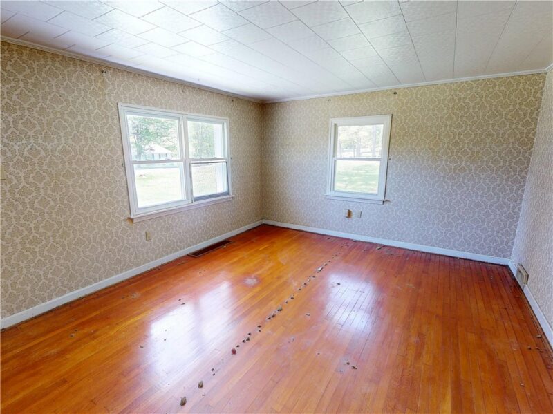 140 Evergreen Dr — photo 4