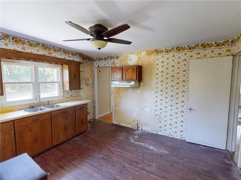 140 Evergreen Dr — photo 8