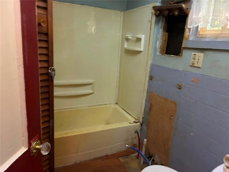482 Hull St — photo 8
