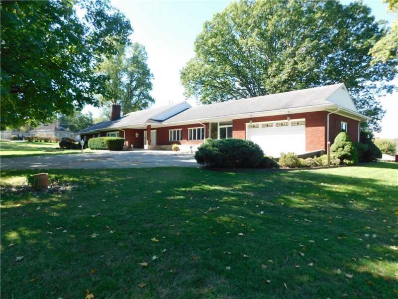 302 Derrick Avenue — photo 2