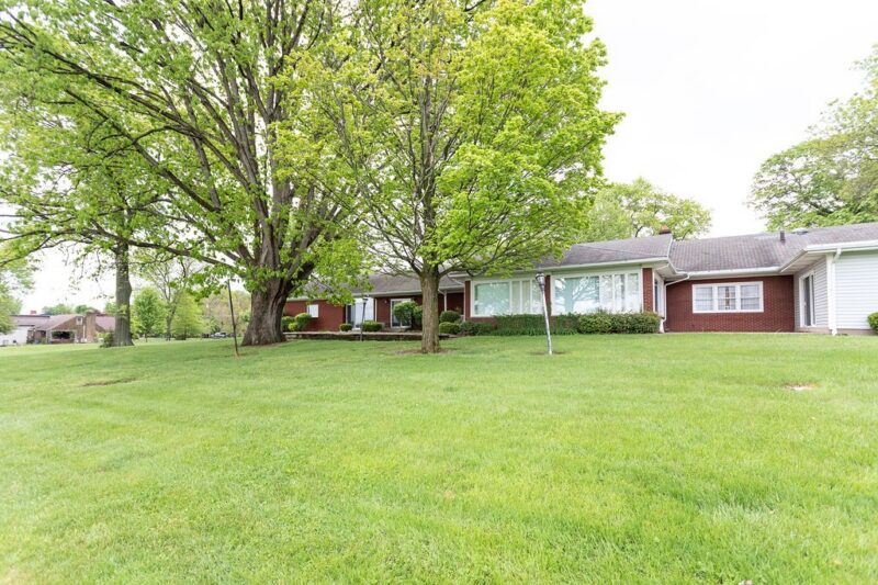 302 Derrick Avenue — photo 5