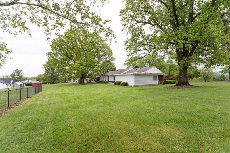 302 Derrick Avenue — photo 7