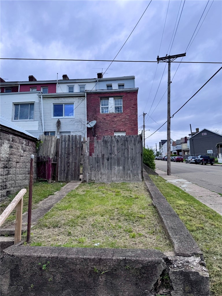 102 Jucunda St — photo 3
