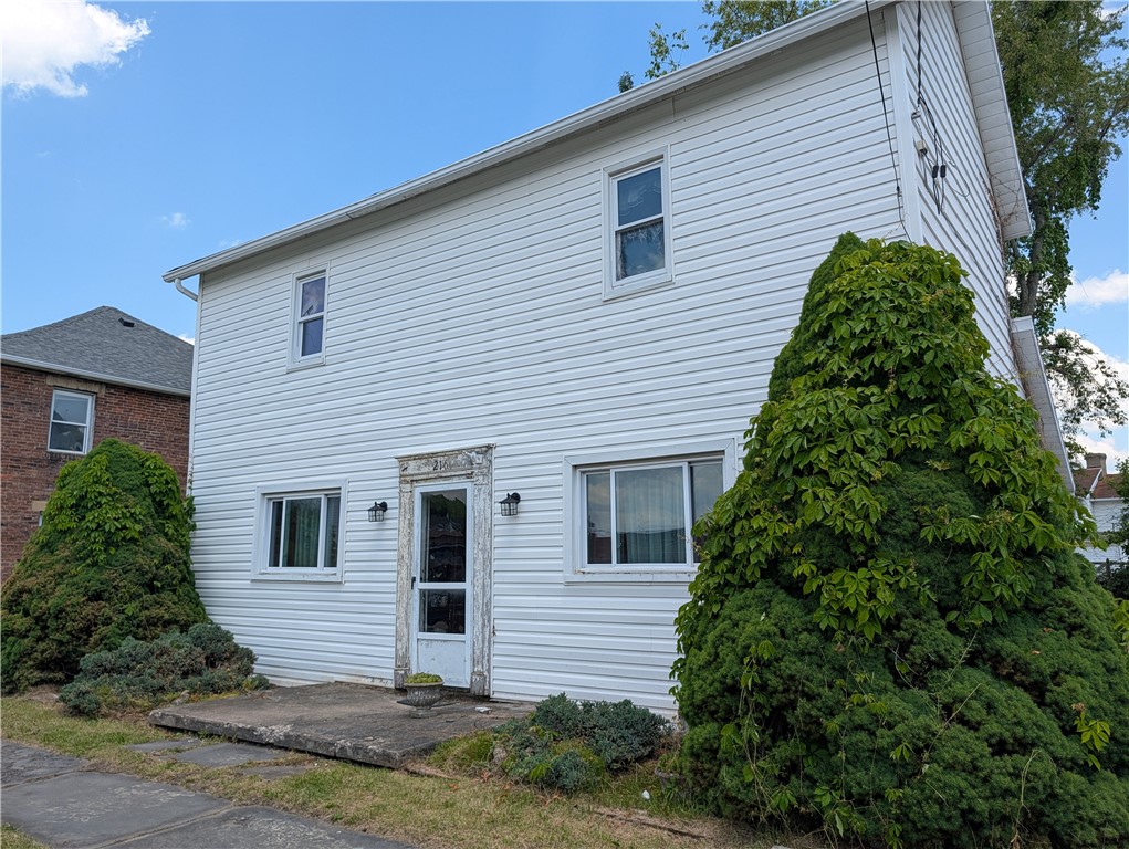 216 Wayne St — photo 1
