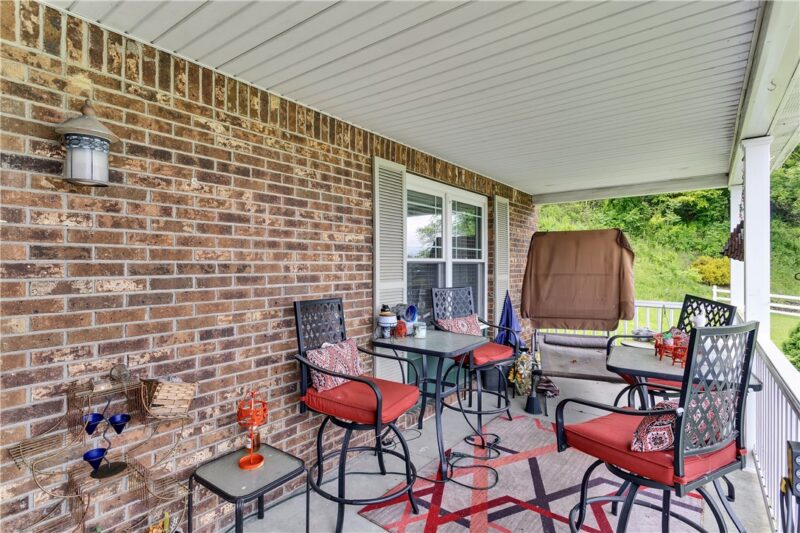 4237 Stratford Dr — photo 8