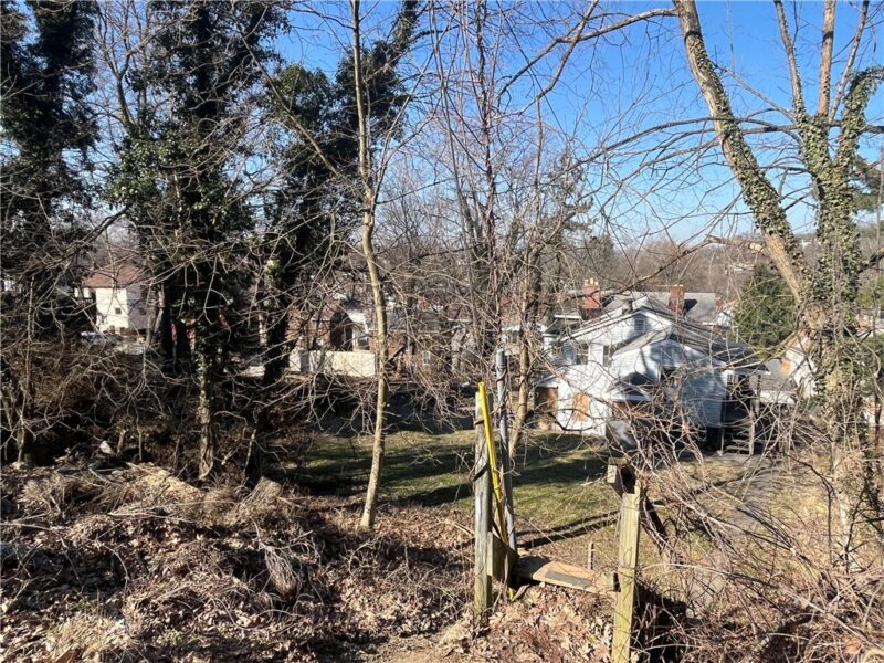 325 GLASER AVENUE B — photo 7