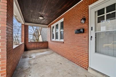139 Sumner Ave — photo 3