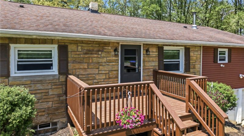 471 Sharon Bedford Rd — photo 2