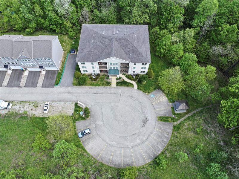 7015 Stefano Dr — photo 4